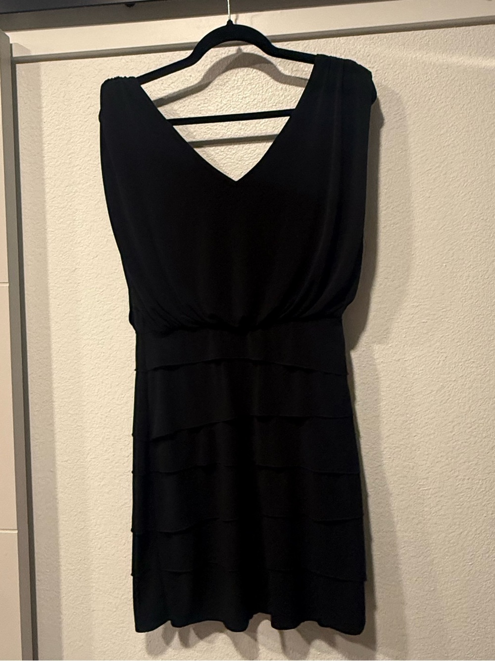 Cache Black V-Neck Layered Cocktail Dress Size 4